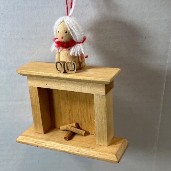 VTG Handmade Wooden Fireplace w/Girl Doll Sitting on Mantle Christmas Ornament - Picture 8 of 11